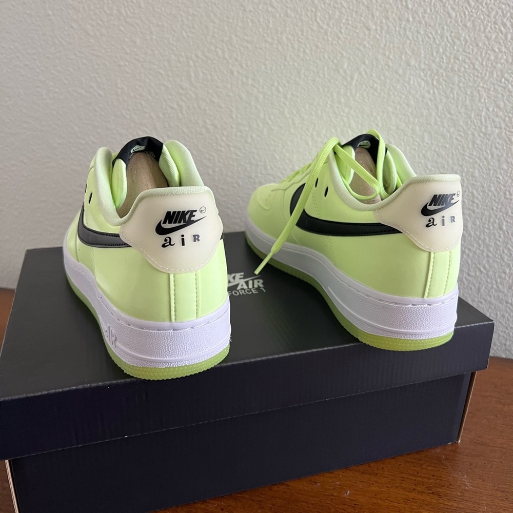 Nike Air Force 1 ‘07 LX Sneaker